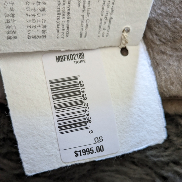 Brunello Cucinelli Genuine Fur Clutch. - Picture 10 of 14